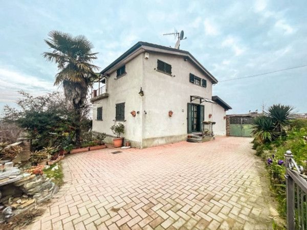 casa indipendente in vendita a Cisterna d'Asti