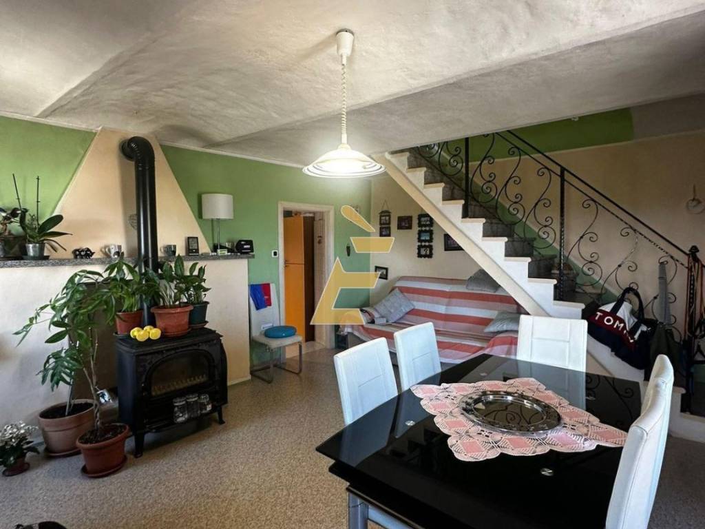 casa indipendente in vendita a Cisterna d'Asti