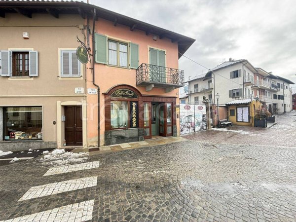 negozio in vendita a Cisterna d'Asti