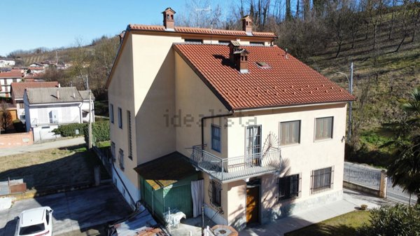 casa indipendente in vendita a Cisterna d'Asti in zona San Matteo