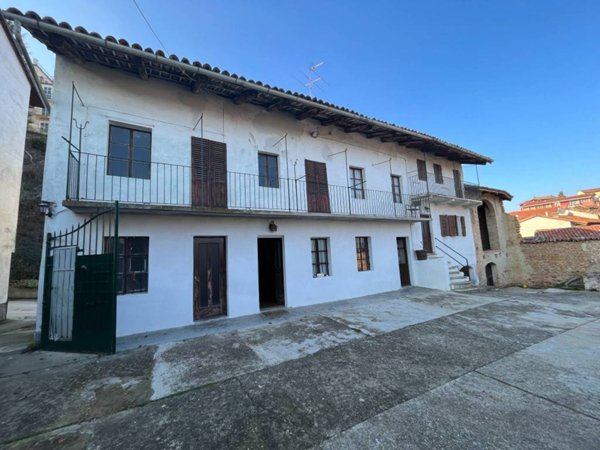 casale in vendita a Cisterna d'Asti