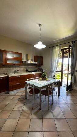 casa indipendente in vendita a Cisterna d'Asti in zona San Matteo