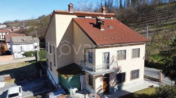 casa indipendente in vendita a Cisterna d'Asti in zona San Matteo