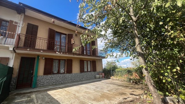 casa indipendente in vendita a Cisterna d'Asti