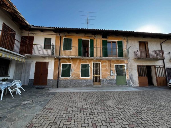 casa indipendente in vendita a Cisterna d'Asti