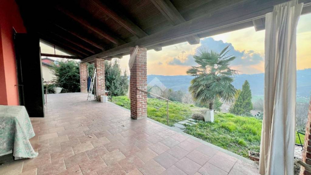 casa indipendente in vendita a Cocconato in zona Tuffo