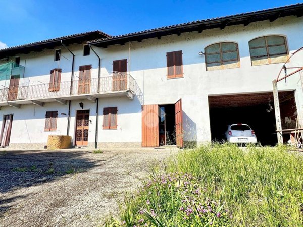 casa indipendente in vendita a Cocconato in zona Tuffo