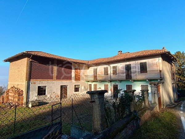 casa indipendente in vendita a Cocconato in zona Maroero