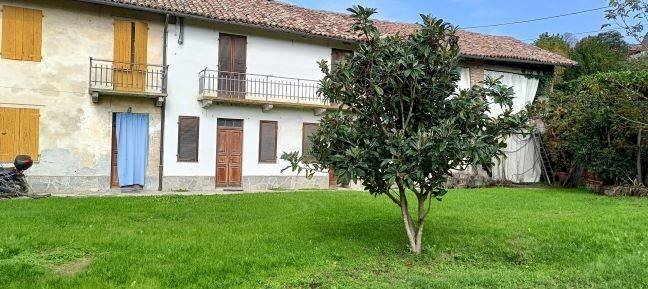 casa indipendente in vendita a Cocconato in zona Tuffo