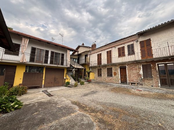 casa indipendente in vendita a Cocconato in zona Maroero