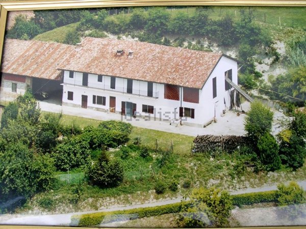 casale in vendita a Cocconato in zona Cocconito