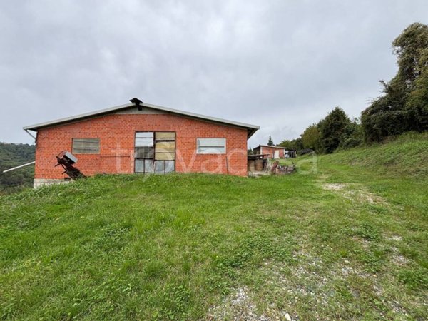 locale commerciale in vendita a Cocconato
