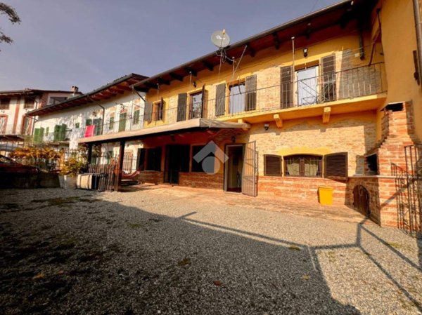 casa indipendente in vendita a Cocconato