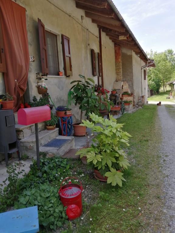 casa indipendente in vendita a Cocconato in zona Tuffo
