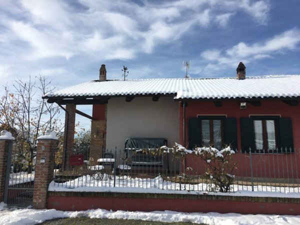 casa indipendente in vendita a Cocconato in zona Tuffo