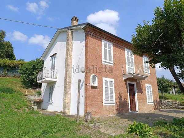 casa indipendente in vendita a Cocconato in zona Tuffo