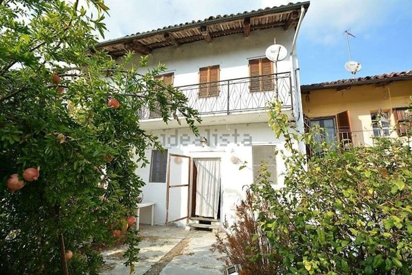 casa indipendente in vendita a Cocconato in zona Bonvino