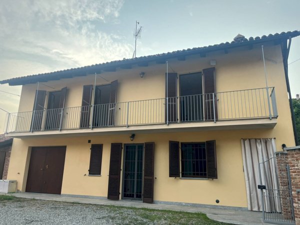 casa indipendente in vendita a Cocconato in zona Foino