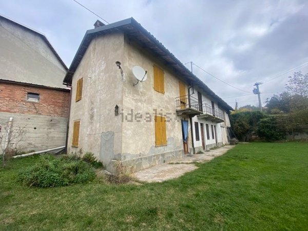casale in vendita a Cocconato in zona Tuffo
