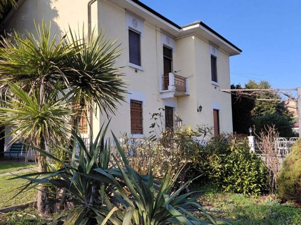 casa indipendente in vendita a Cortanze