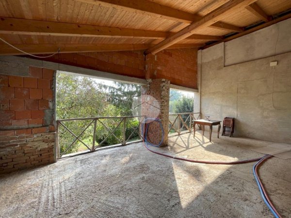casa indipendente in vendita a Cortiglione