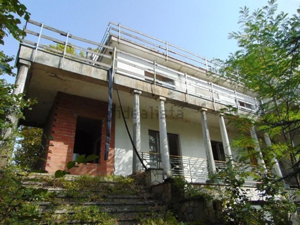 casa indipendente in vendita a Cortiglione