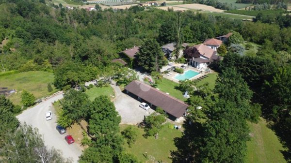 casa indipendente in vendita a Cortiglione