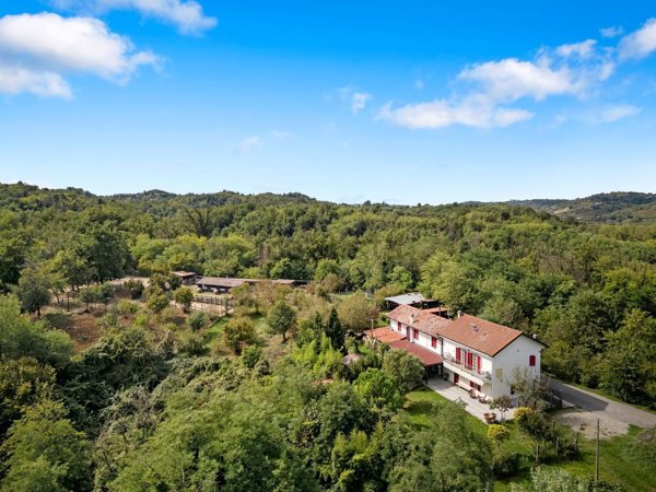 casa indipendente in vendita a Cortiglione
