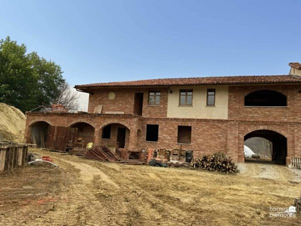 casa indipendente in vendita a Cortiglione