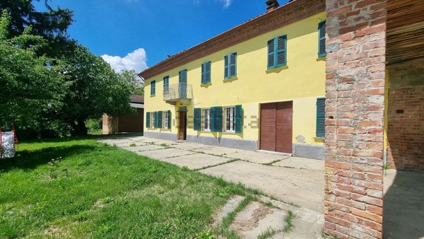 casale in vendita a Cortiglione