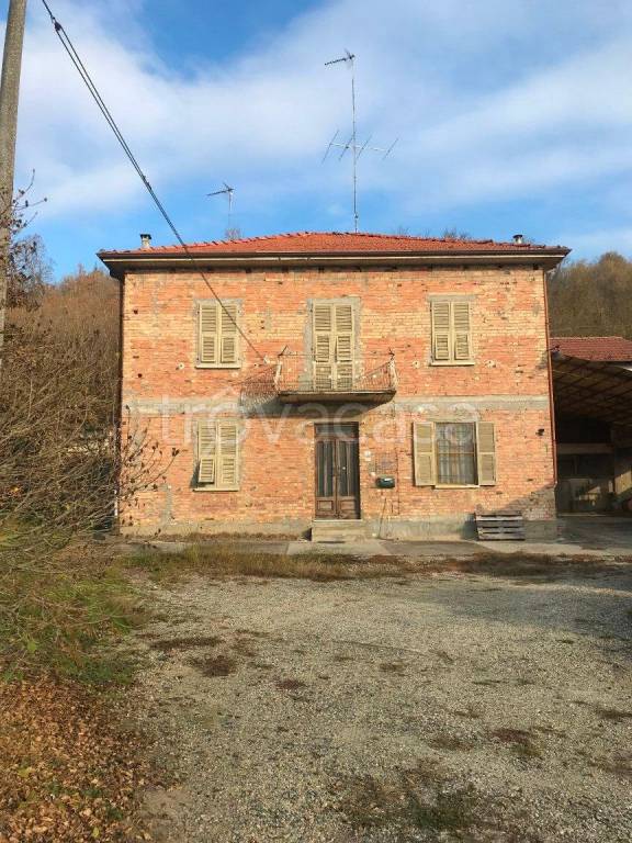 casa indipendente in vendita a Cortiglione