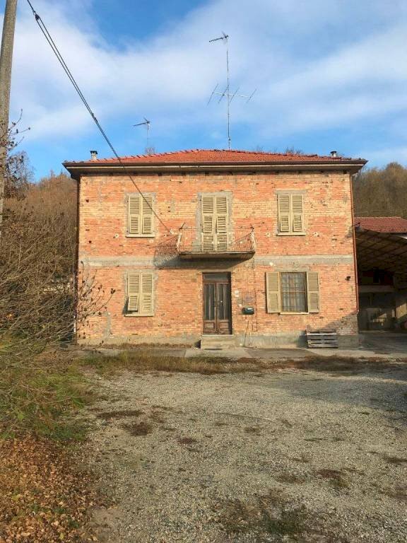 casa indipendente in vendita a Cortiglione