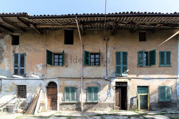 casale in vendita a Cortiglione