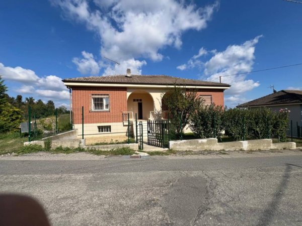 casa indipendente in vendita a Cossombrato