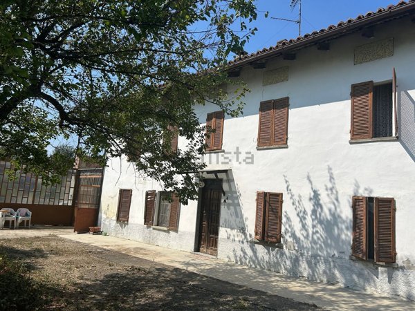 pentavano in vendita a Costigliole d'Asti
