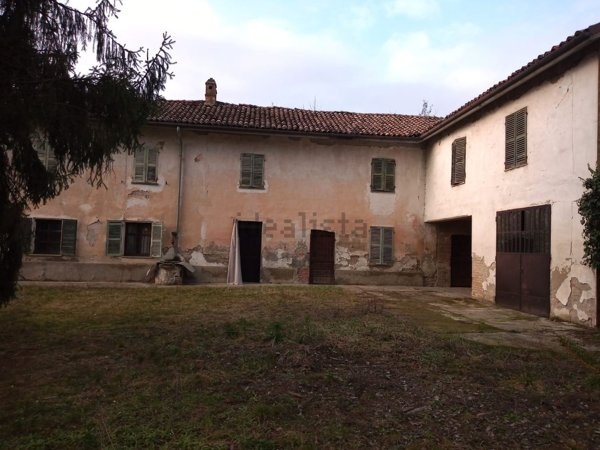 pentavano in vendita a Costigliole d'Asti