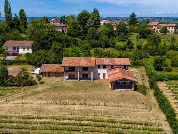 casale in vendita a Costigliole d'Asti