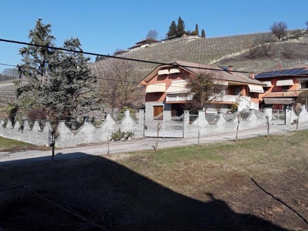 locale commerciale in vendita a Costigliole d'Asti in zona Boglietto