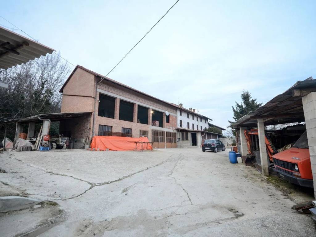 casa indipendente in vendita a Costigliole d'Asti
