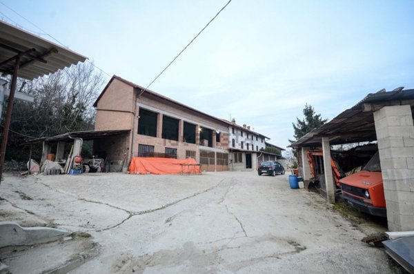 casale in vendita a Costigliole d'Asti