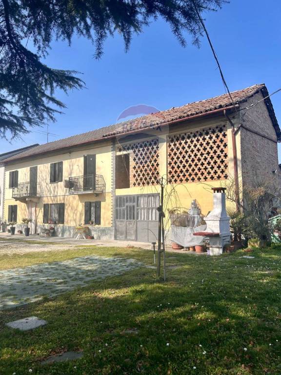 casa indipendente in vendita a Costigliole d'Asti in zona Bionzo
