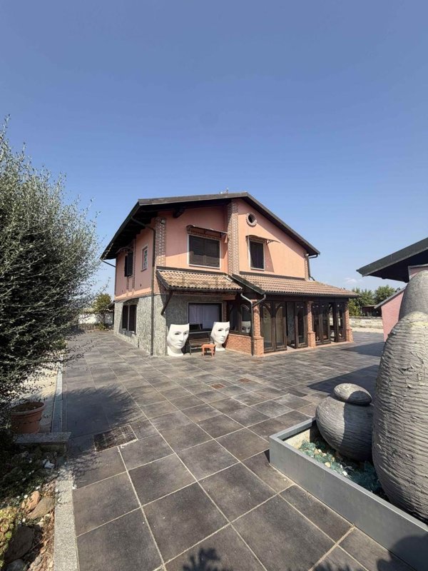 casa indipendente in vendita a Dusino San Michele