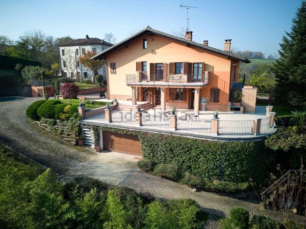 casa indipendente in vendita a Ferrere