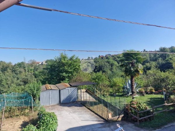 casa indipendente in vendita a Ferrere