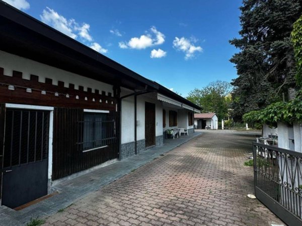 casa indipendente in vendita a Ferrere