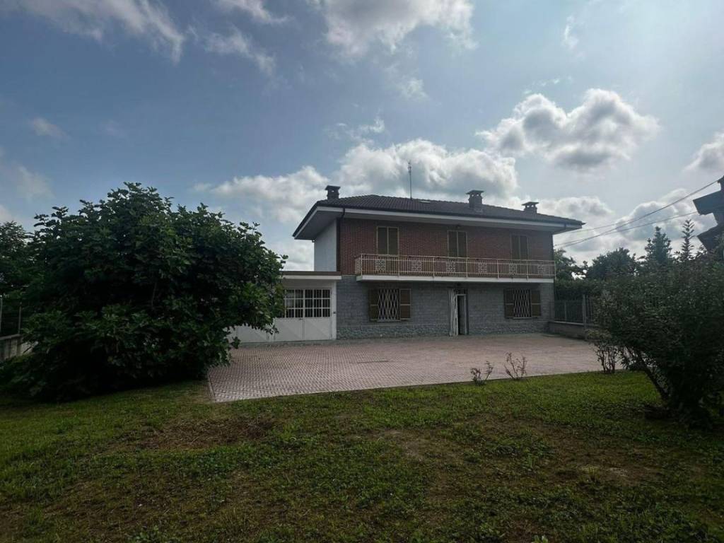 casa indipendente in vendita a Ferrere