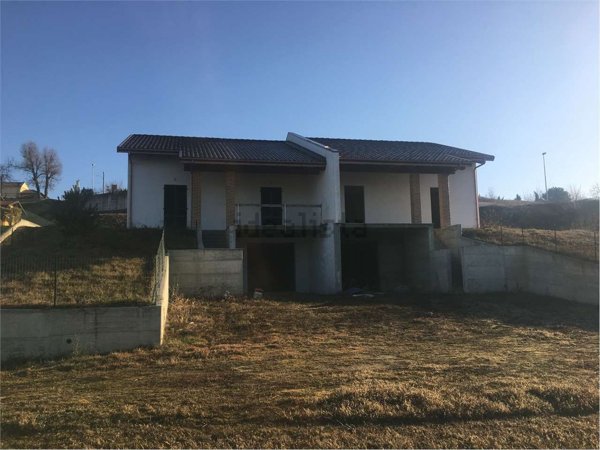casa indipendente in vendita a Ferrere