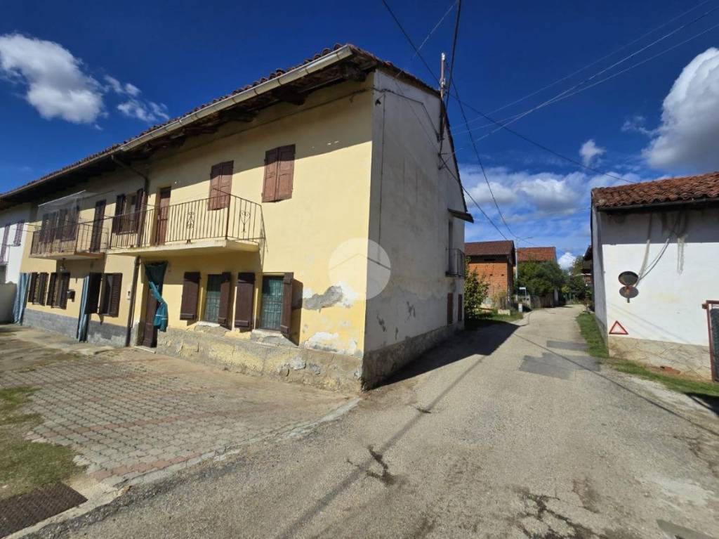 casa indipendente in vendita a Ferrere