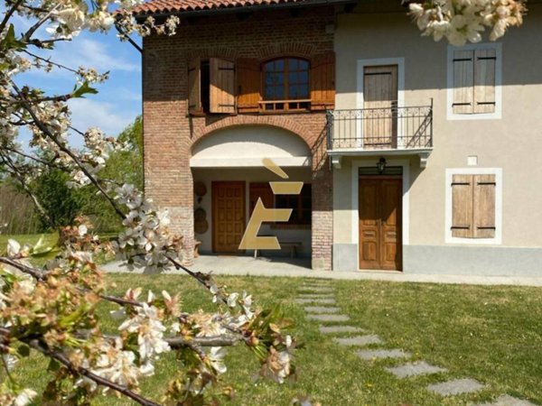 casa indipendente in vendita a Ferrere