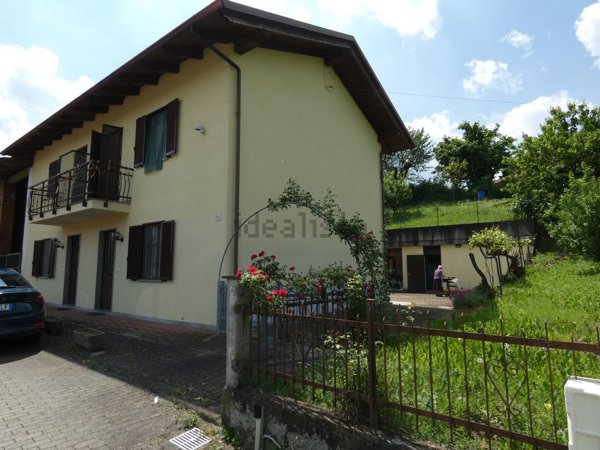 casa indipendente in vendita a Ferrere